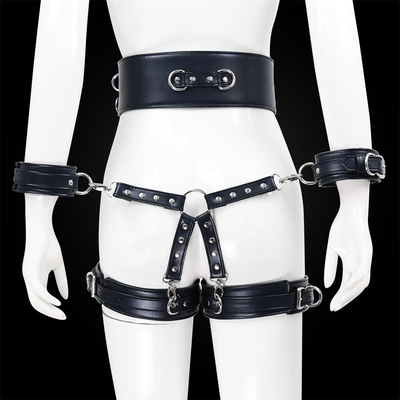 Μοντέλο Γοτθικό Κελάρι, PU Σέξι Punk Choker με Heart Dangle για Γυναίκα